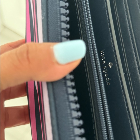 Jae Nylon Lip Print Large Continental Wallet - Picture 5 of 8